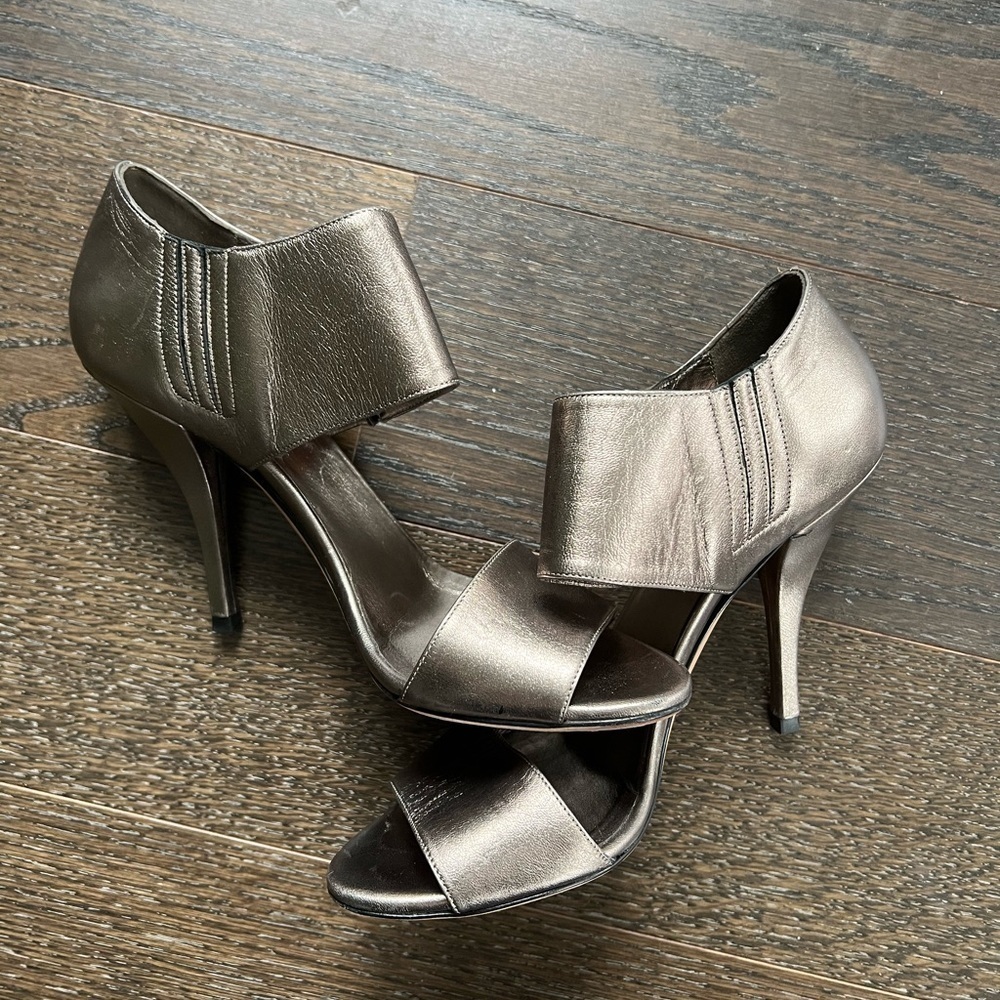 GUCCI Metallic Strap 4” Heels Size 36.5 - Picture 8 of 14